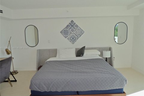 Снять в аренду кондоминиум в Бей-Харбор-Айлендс, Флорида 2 спальни, 133.22м2, № 2062890 - фото 12