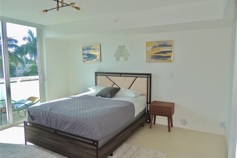 Снять в аренду кондоминиум в Бей-Харбор-Айлендс, Флорида 2 спальни, 133.22м2, № 2062890 - фото 19