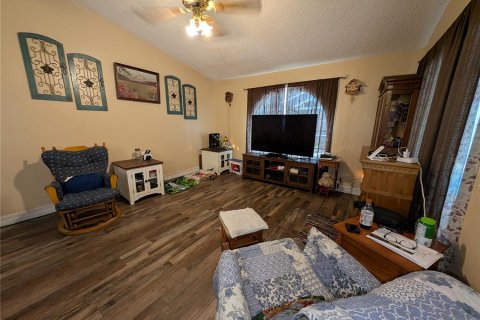 Villa ou maison à vendre à Kissimmee, Floride: 4 chambres, 160.91 m2 № 1587342 - photo 5
