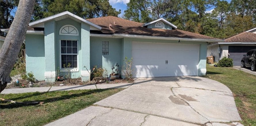 Villa ou maison à Kissimmee, Floride 4 chambres, 160.91 m2 № 1587342