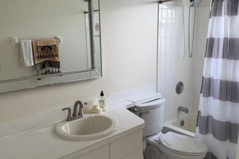 Condominio en alquiler en Orlando, Florida, 2 dormitorios, 117.06 m2 № 1906880 - foto 11