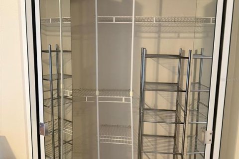 Condominio en alquiler en Orlando, Florida, 2 dormitorios, 117.06 m2 № 1906880 - foto 13