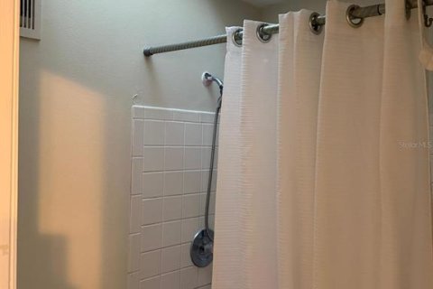 Condominio en alquiler en Orlando, Florida, 2 dormitorios, 117.06 m2 № 1906880 - foto 8