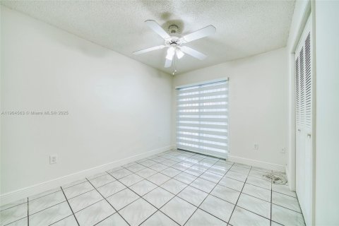 Casa en alquiler en Miami, Florida, 2 dormitorios, 97.27 m2 № 1956496 - foto 18