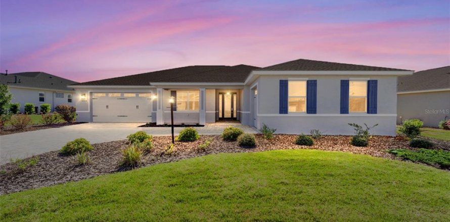 House in Ocala, Florida 3 bedrooms, 214.7 sq.m. № 1719243
