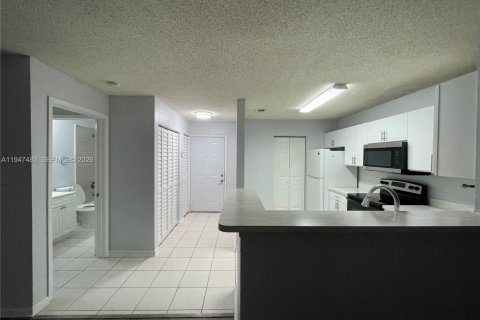 Снять в аренду кондоминиум в Корал-Спрингс, Флорида 2 спальни, 103.49м2, № 2003691 - фото 5