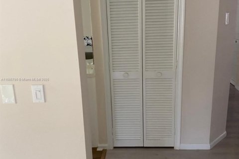 Condo in Boynton Beach, Florida, 2 bedrooms  № 1451650 - photo 2