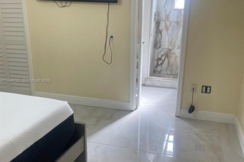 Снять в аренду виллу или дом в Майами, Флорида 3 спальни, 149.57м2, № 2003656 - фото 17