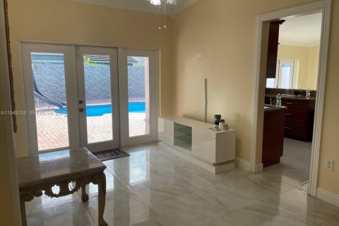 Снять в аренду виллу или дом в Майами, Флорида 3 спальни, 149.57м2, № 2003656 - фото 5