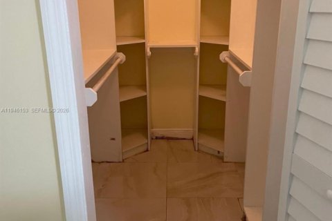 Снять в аренду виллу или дом в Майами, Флорида 3 спальни, 149.57м2, № 2003656 - фото 20