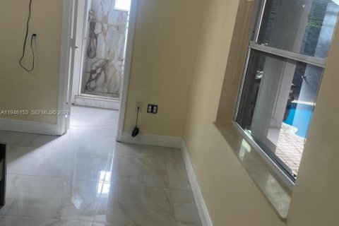 Снять в аренду виллу или дом в Майами, Флорида 3 спальни, 149.57м2, № 2003656 - фото 15