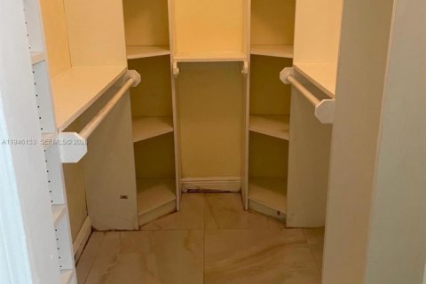 Снять в аренду виллу или дом в Майами, Флорида 3 спальни, 149.57м2, № 2003656 - фото 21