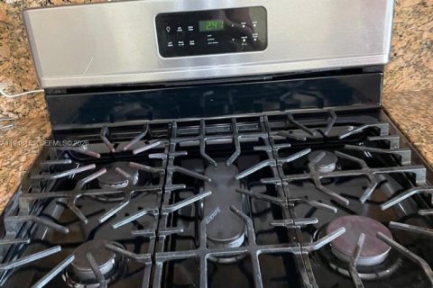 Снять в аренду виллу или дом в Майами, Флорида 3 спальни, 149.57м2, № 2003656 - фото 28