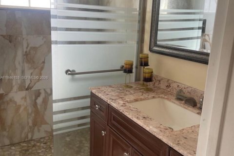 Снять в аренду виллу или дом в Майами, Флорида 3 спальни, 149.57м2, № 2003656 - фото 19