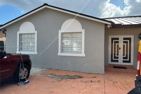 Снять в аренду виллу или дом в Майами, Флорида 3 спальни, 149.57м2, № 2003656 - фото 3