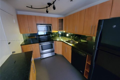 Condo in Sunny Isles Beach, Florida, 1 bedroom  № 1882494 - photo 9