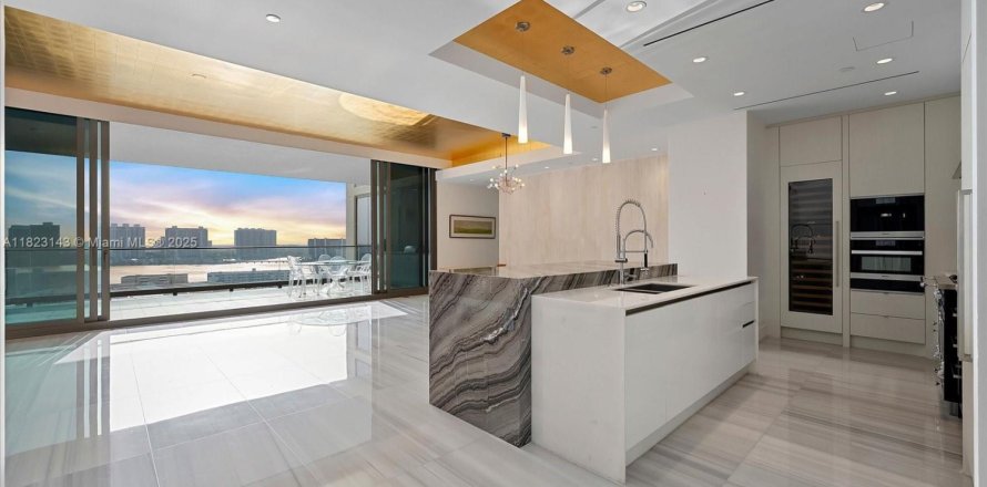 Condo in Sunny Isles Beach, Florida, 3 bedrooms № 1818390