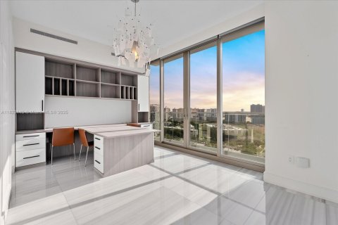 Condo in Sunny Isles Beach, Florida, 3 bedrooms  № 1818390 - photo 23