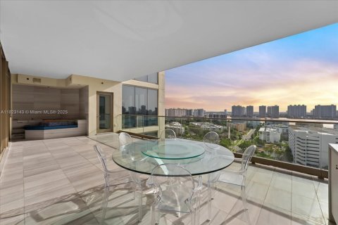 Condo in Sunny Isles Beach, Florida, 3 bedrooms  № 1818390 - photo 15