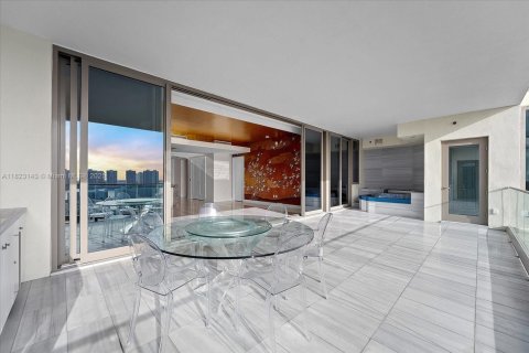 Condo in Sunny Isles Beach, Florida, 3 bedrooms  № 1818390 - photo 11