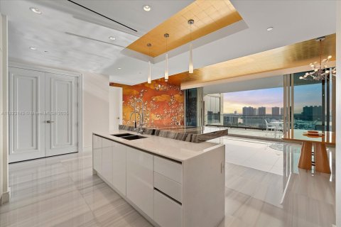 Condo in Sunny Isles Beach, Florida, 3 bedrooms  № 1818390 - photo 2