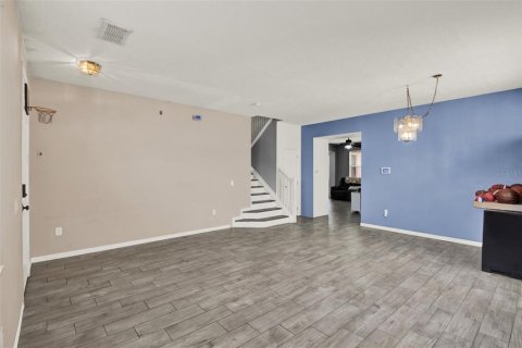 House in Davenport, Florida 5 bedrooms, 288.18 sq.m. № 1677134 - photo 13