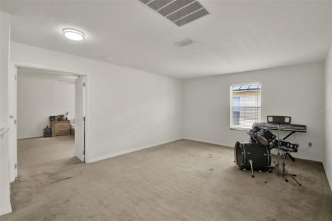House in Davenport, Florida 5 bedrooms, 288.18 sq.m. № 1677134 - photo 25