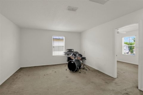House in Davenport, Florida 5 bedrooms, 288.18 sq.m. № 1677134 - photo 24