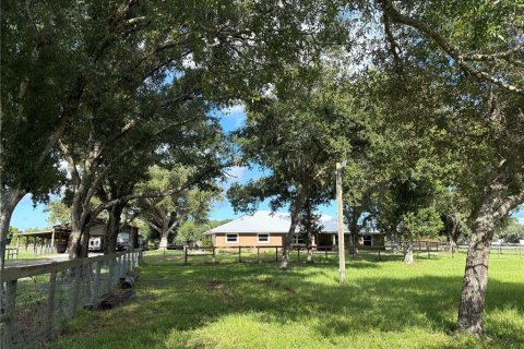 House in Sarasota, Florida 3 bedrooms, 207.73 sq.m. № 2324384 - photo 2