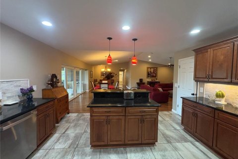 House in Sarasota, Florida 3 bedrooms, 207.73 sq.m. № 2324384 - photo 12