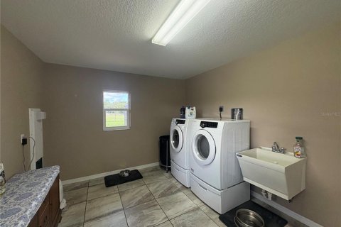 House in Sarasota, Florida 3 bedrooms, 207.73 sq.m. № 2324384 - photo 14