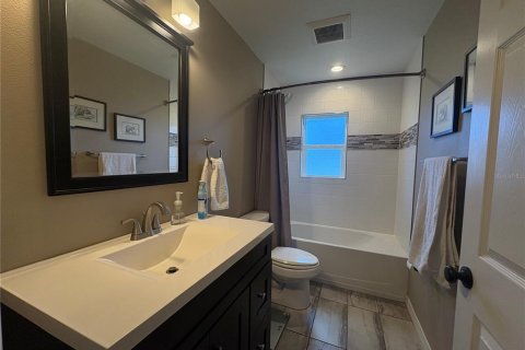 House in Sarasota, Florida 3 bedrooms, 207.73 sq.m. № 2324384 - photo 19