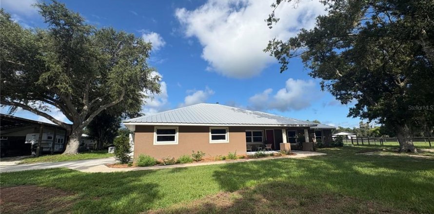 House in Sarasota, Florida 3 bedrooms, 207.73 sq.m. № 2324384