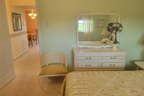 Condo in Saint Petersburg, Florida, 1 bedroom № 2237457 - photo 18