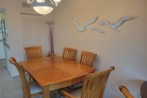 Condo in Saint Petersburg, Florida, 1 bedroom № 2237457 - photo 11