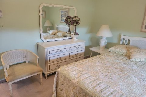 Condo in Saint Petersburg, Florida, 1 bedroom № 2237457 - photo 29