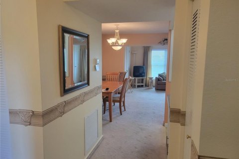 Condo in Saint Petersburg, Florida, 1 bedroom № 2237457 - photo 26