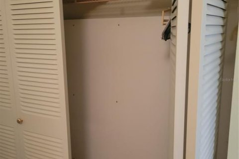 Condo in Saint Petersburg, Florida, 1 bedroom № 2237457 - photo 21