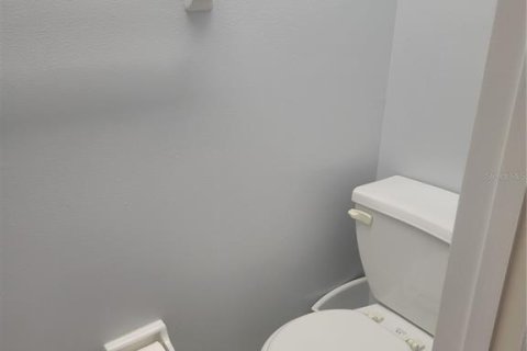 Condo in Saint Petersburg, Florida, 1 bedroom № 2237457 - photo 14