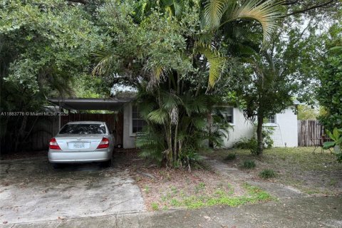House in West Park, Florida 2 bedrooms, 106.84 sq.m. № 1929970 - photo 8