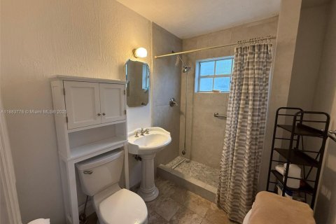 House in West Park, Florida 2 bedrooms, 106.84 sq.m. № 1929970 - photo 27
