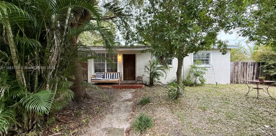 House in West Park, Florida 2 bedrooms, 106.84 sq.m. № 1929970