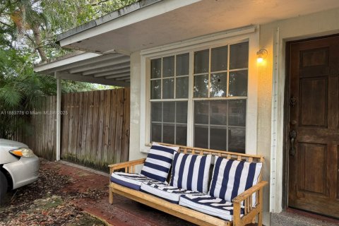 House in West Park, Florida 2 bedrooms, 106.84 sq.m. № 1929970 - photo 9