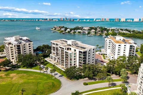 Condo in Belleair, Florida, 2 bedrooms  № 2430365 - photo 29