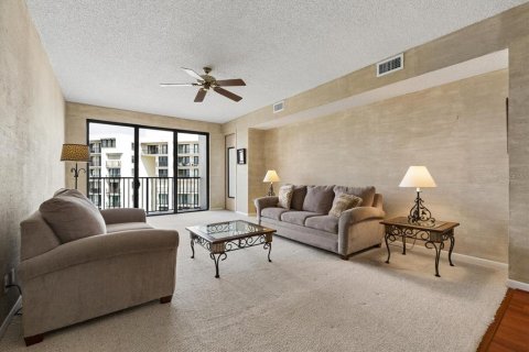 Condo in Belleair, Florida, 2 bedrooms  № 2430365 - photo 8