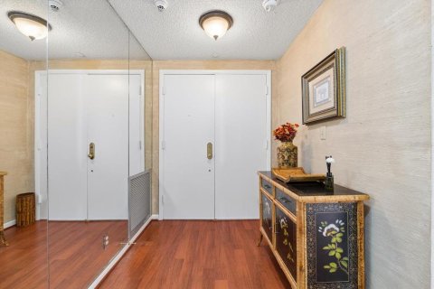 Condo in Belleair, Florida, 2 bedrooms  № 2430365 - photo 6