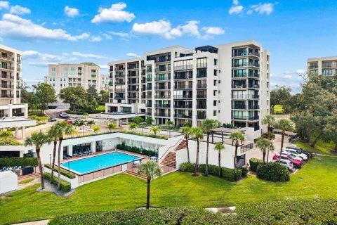 Condo in Belleair, Florida, 2 bedrooms  № 2430365 - photo 28