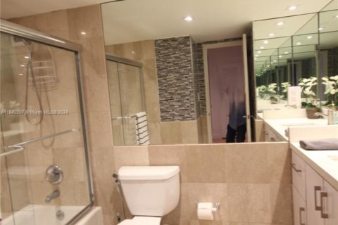 Copropriété à louer à Miami Beach, Floride: 2 chambres, 126.35 m2 № 1703896 - photo 24