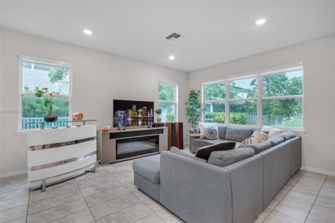 Купить таунхаус в Холливуд, Флорида 3 спальни, 164.34м2, № 1980855 - фото 3