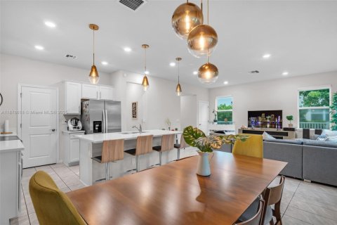 Купить таунхаус в Холливуд, Флорида 3 спальни, 164.34м2, № 1980855 - фото 10